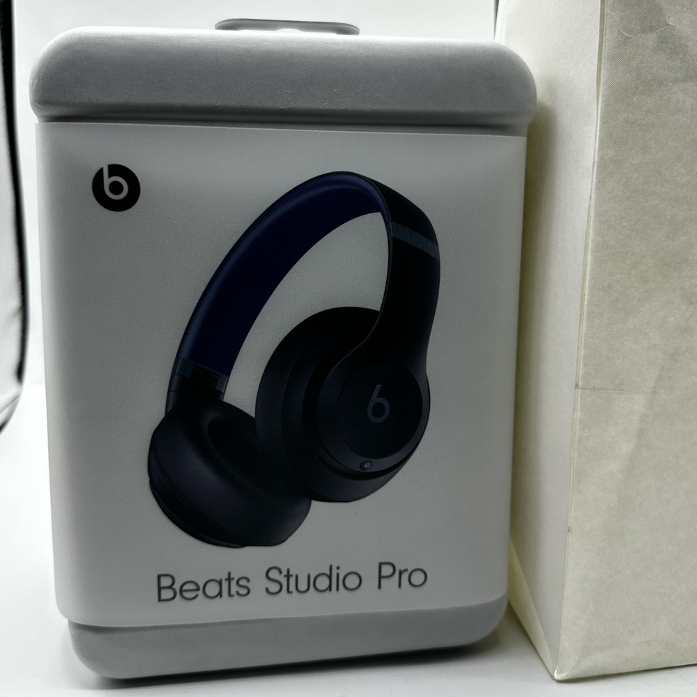 Beats Studio Pro Wireless Headphones Blue in Box w/ Charger - Picture 2 of 14